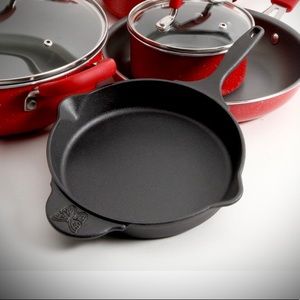 Pioneer Woman 8" pre-seasoned cast iron frying pan